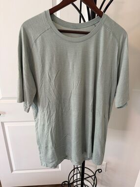 Lululemon Performance T Shirt